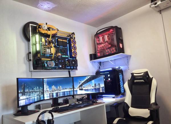 Wallmounted PC